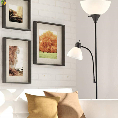 Vertikales modernes Boden-Licht des Metallled für Wohnzimmer Sofa Nordic Retro