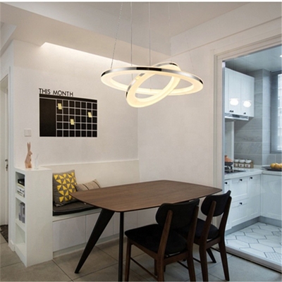 Dekorative nordische acrylsauerdecke ringsum die hängende Tropfen-Küche geführt, moderne Leuchter beleuchtend