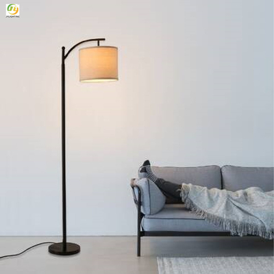 Gewölbtes dekorative Gewebe-Metallmoderne Stehlampe-einfaches Wohnzimmer-Schlafzimmer
