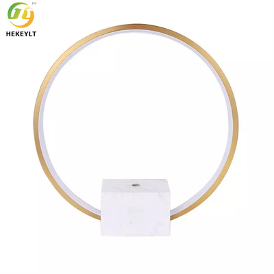 Led Circle kleine moderne Tischlampe weiß und golden, robuster Metallmarmor