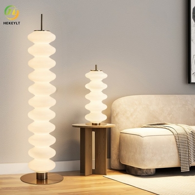 Europäische moderne Wohnzimmer-Lampen-Schlafzimmer-Studie Sofa White Iron + Glastisch Lampe
