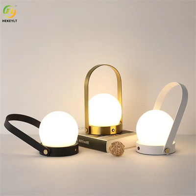 Geführtes Eisen und Glasweiß/Gold/schwarze Kopfende-Tischlampe für Schlafzimmer