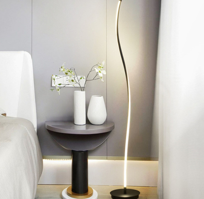 Ecken-nordisches modernes geführtes Stehlampe-elegantes gewundenes einzigartiges dekoratives