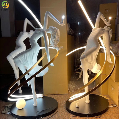 Dekorative weiße Stehlampe des menschlichen Körpers moderner hoher Qualität D78*179cm für Wohnzimmerhotel-Innenwohn