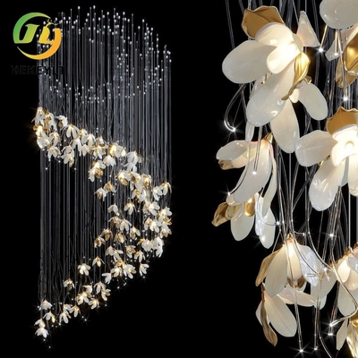 Modernes kundenspezifisches Leuchter-Licht-dekoratives Heiratslandhaus-Treppen-Projekt der Blumen-LED